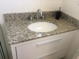 Gabinete de cozinha com pia de granito Gabinete de cozinha com pia de granito